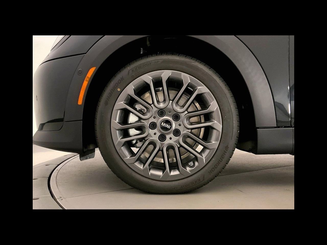 New 2026 Midnight Black II Metallic MINI ICONIC image 9