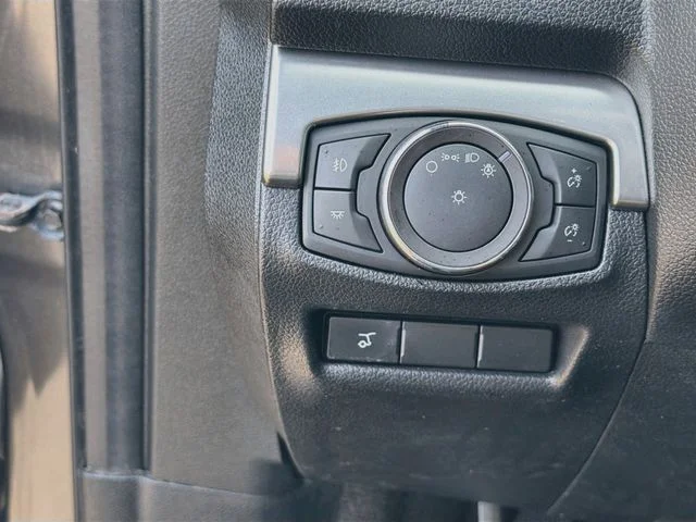 Used 2018 Gray Ford XLT image 8