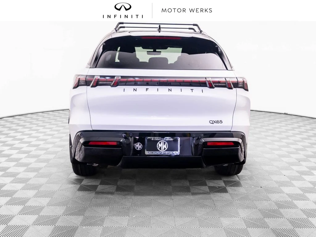 New 2027 2T RAD WHT INFINITI Autograph AWD image 4