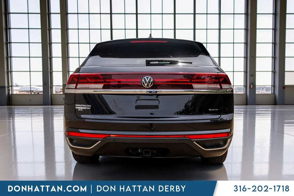 Used 2024 Black Volkswagen 2.0T SE w/Technology image 37