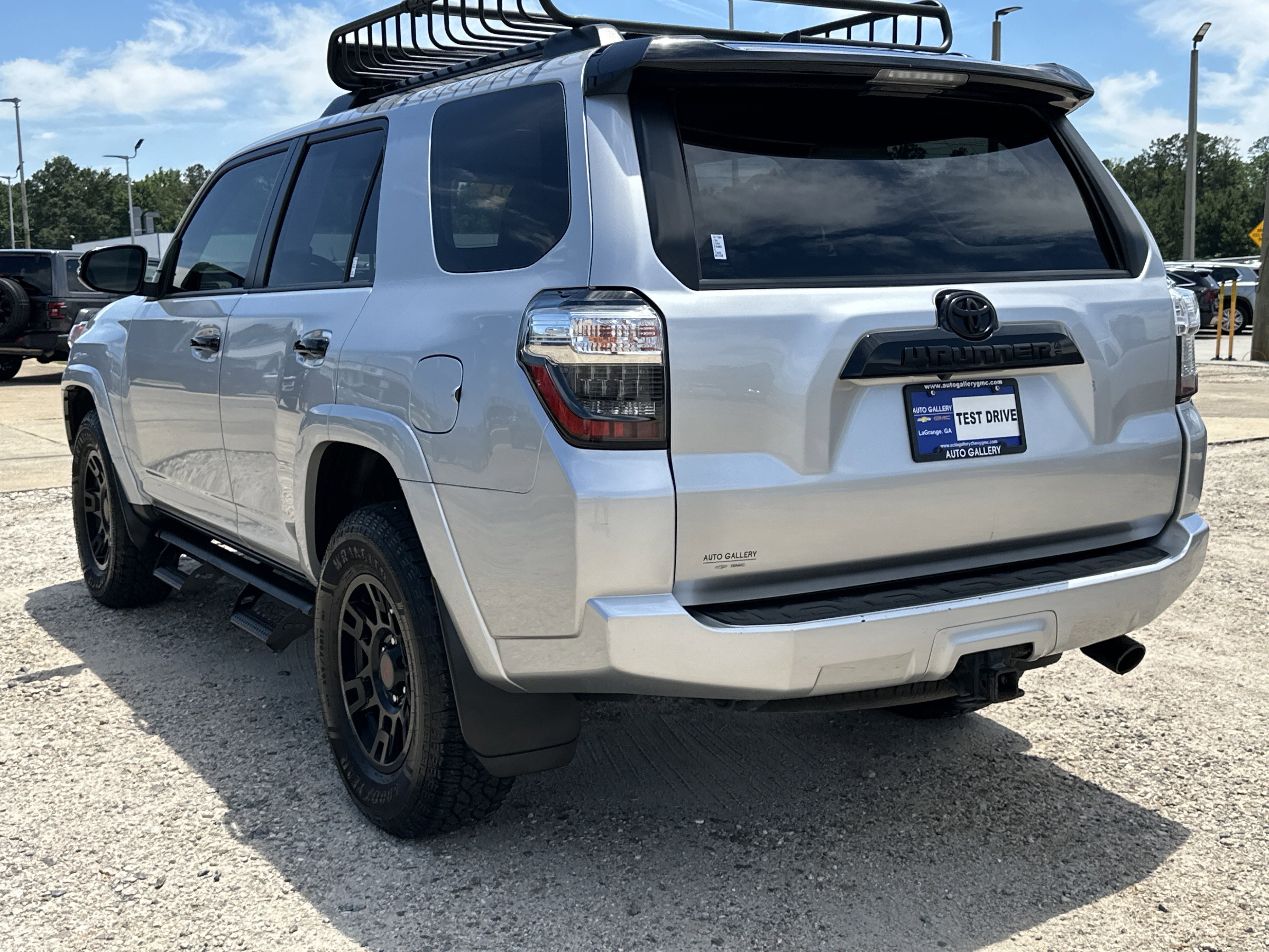 Used 2021 Classic Silver Metallic Toyota Venture image 8