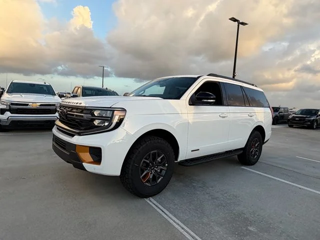 New 2026 Oxford White Ford Tremor® image 3