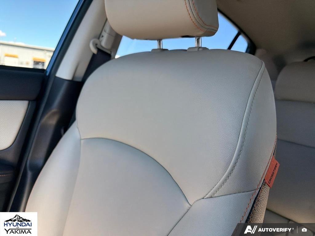 Used 2017 Quartz Blue Pearl Subaru Limited image 20