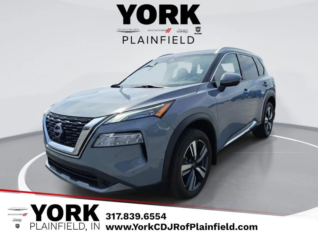 Used 2023 Gray Nissan SL image 1
