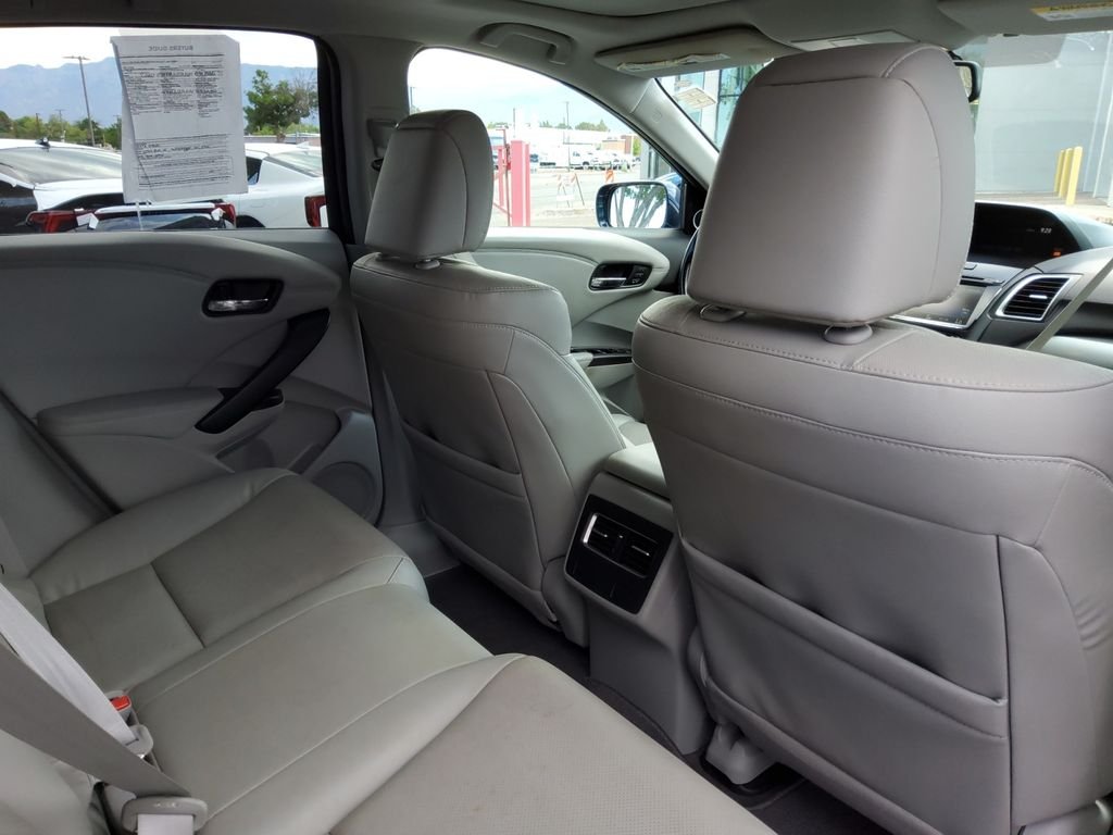 Used 2018  Acura Technology Package image 17