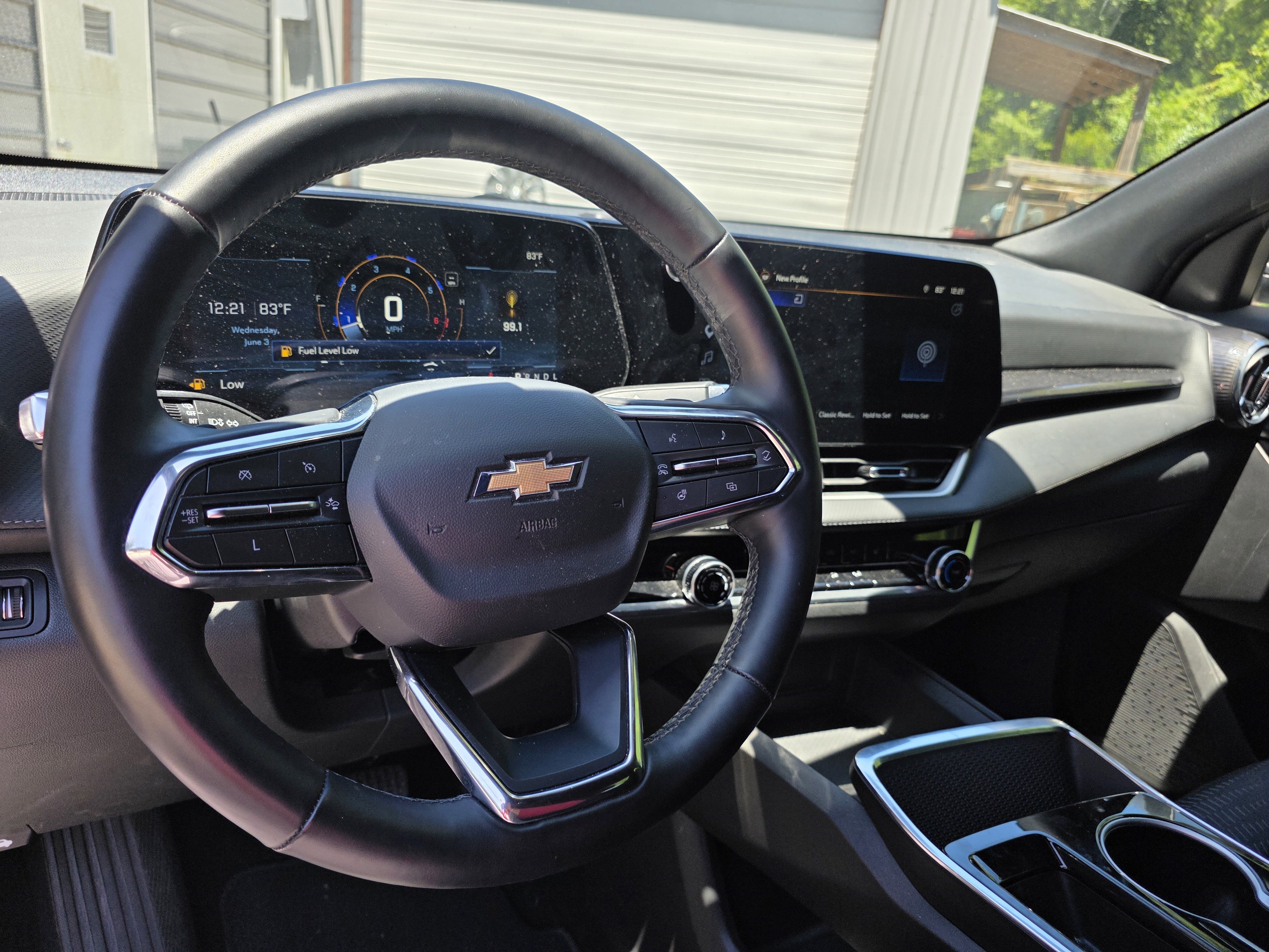 Used 2025 Sterling Gray Metallic Chevrolet FWD LT image 36