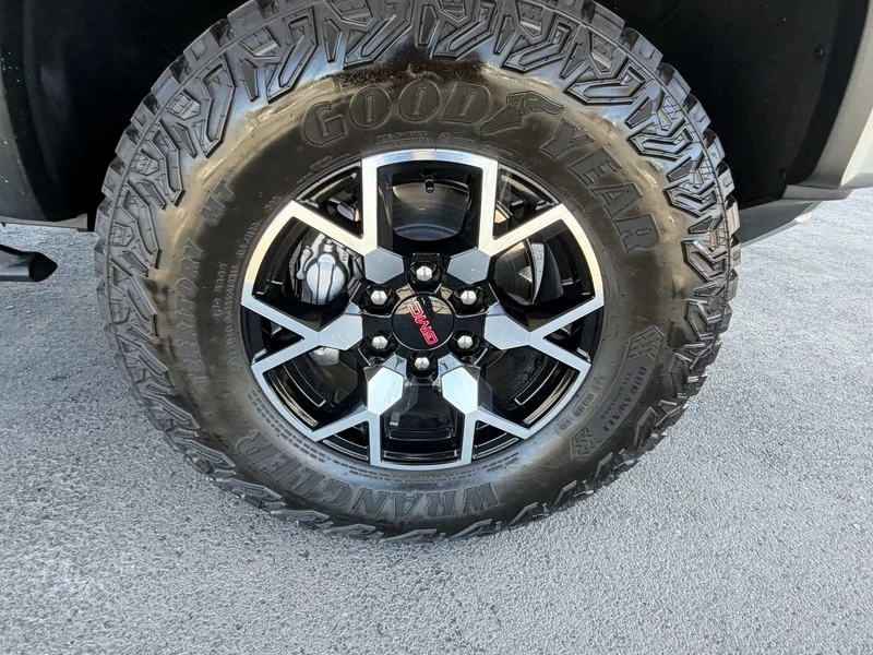 Used 2023 Sterling Metallic GMC AT4X image 36
