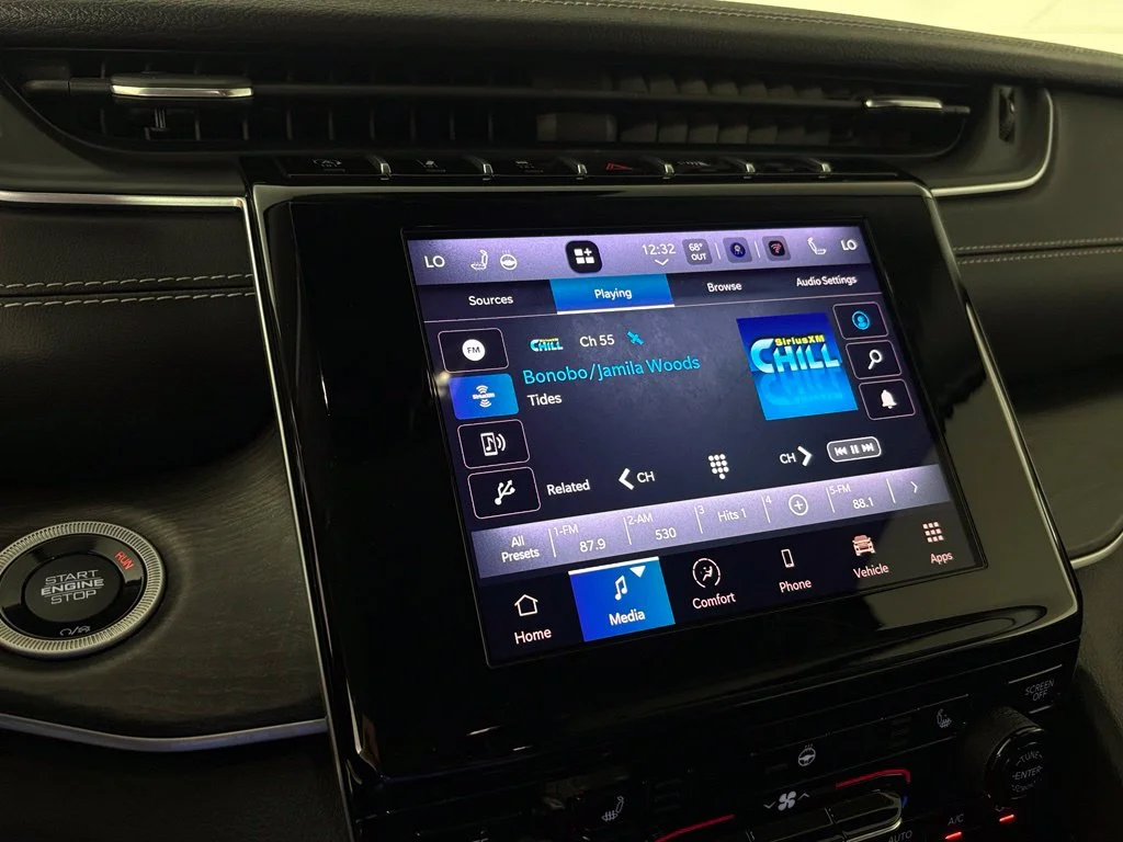 Used 2022 Black Jeep Limited image 23