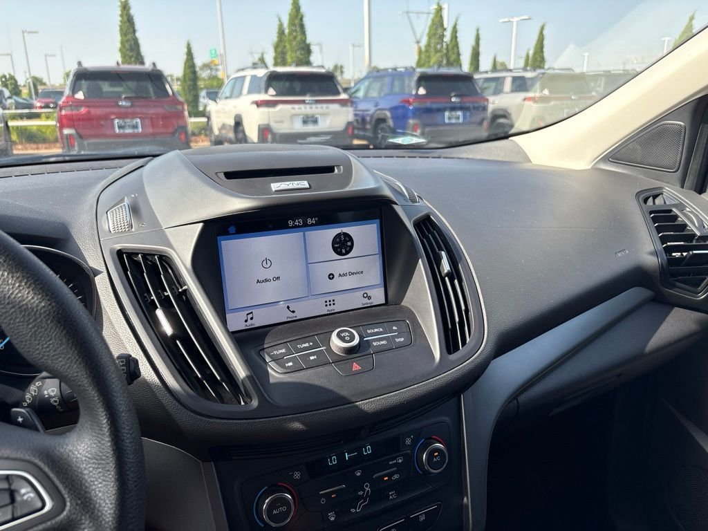 Used 2017 Gold Ford SE image 3