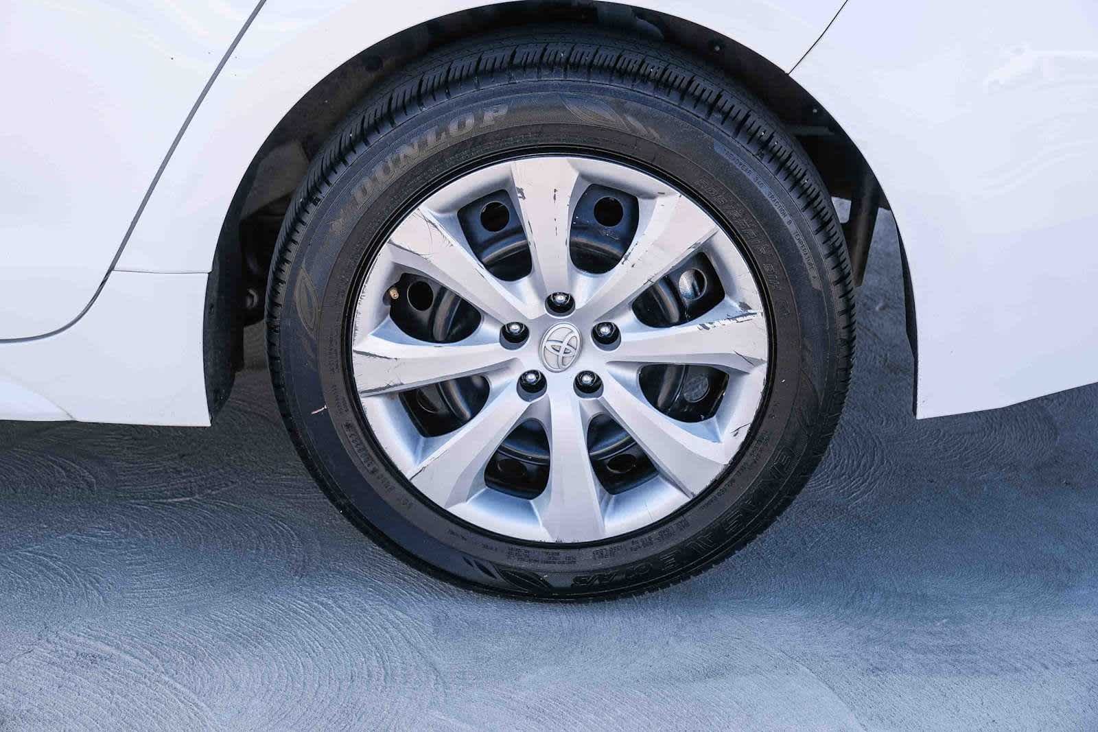 Used 2025 Ice Cap Toyota LE image 9