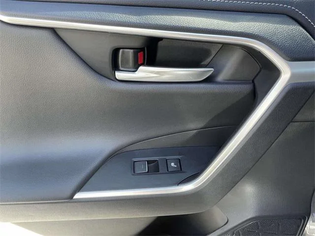 2025 Toyota RAV4 Limited - Photo 14