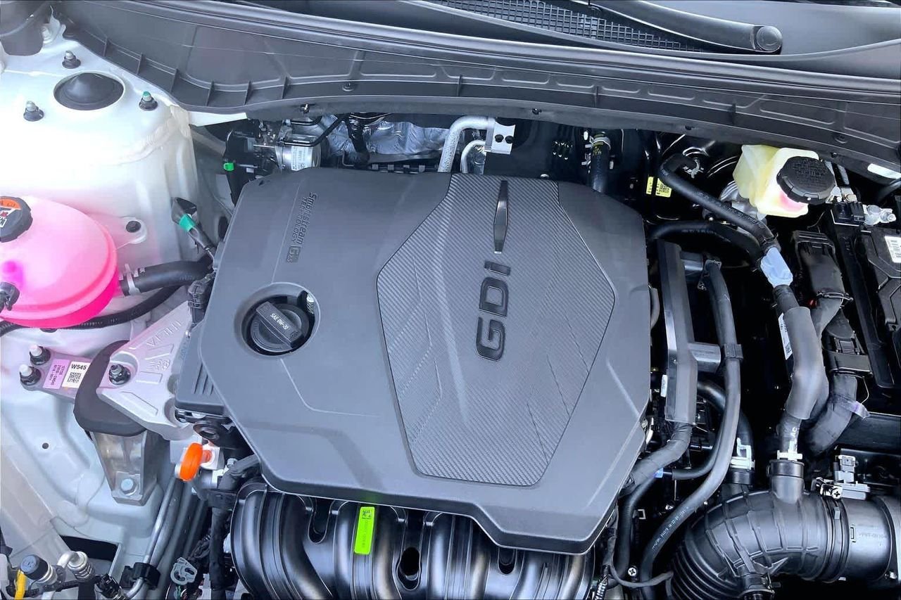 New 2027 Atlas White Hyundai SE FWD image 16