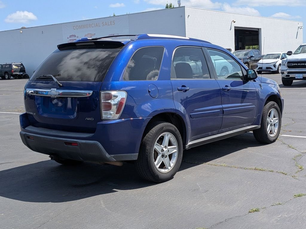 Used 2005 Laser Blue Metallic Chevrolet LT image 2