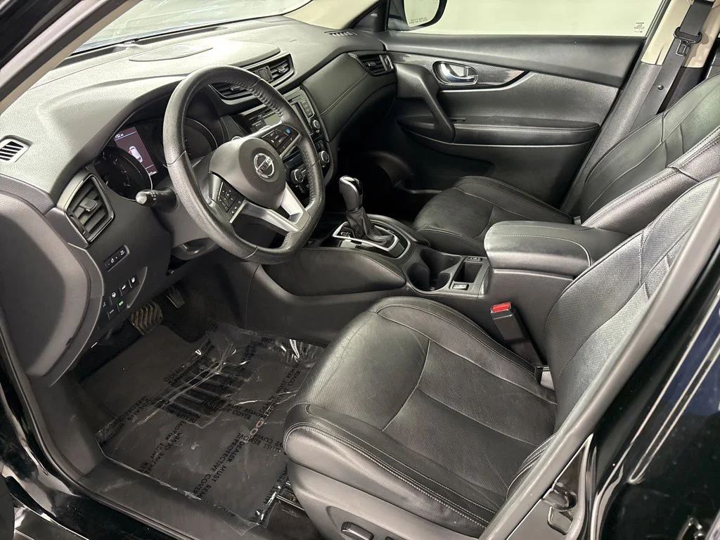 Used 2019 Magnetic Black Pearl Nissan SL image 28