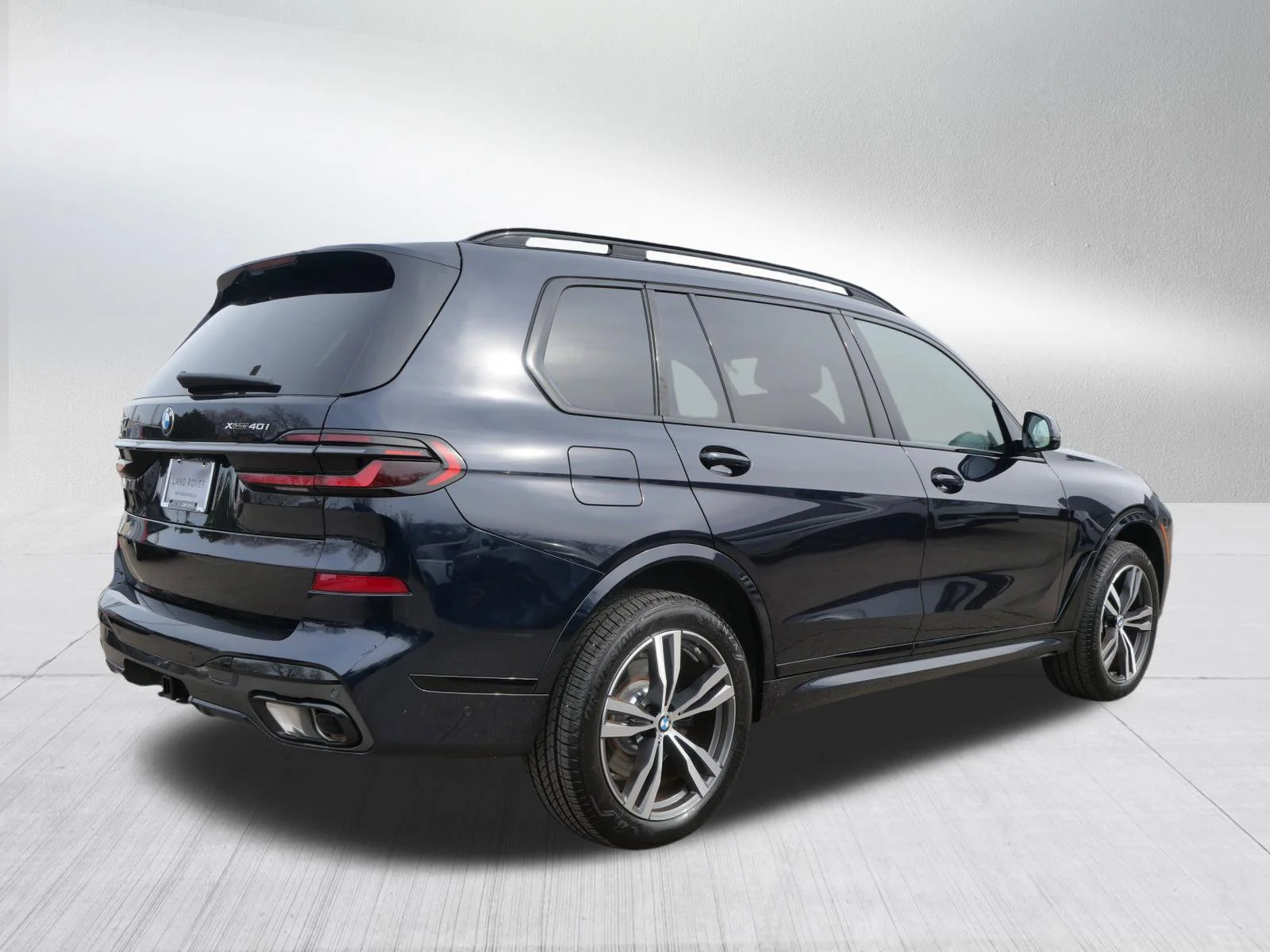 Used 2026 Carbon Black Metallic BMW xDrive40i image 5
