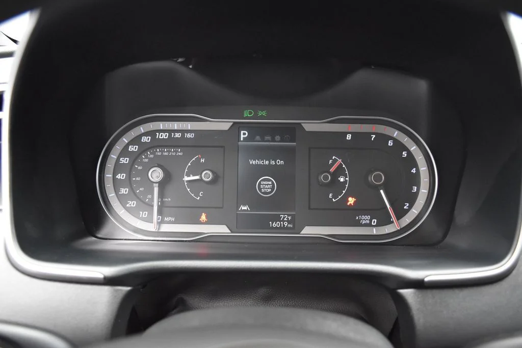 Used 2024 White Hyundai SEL image 11