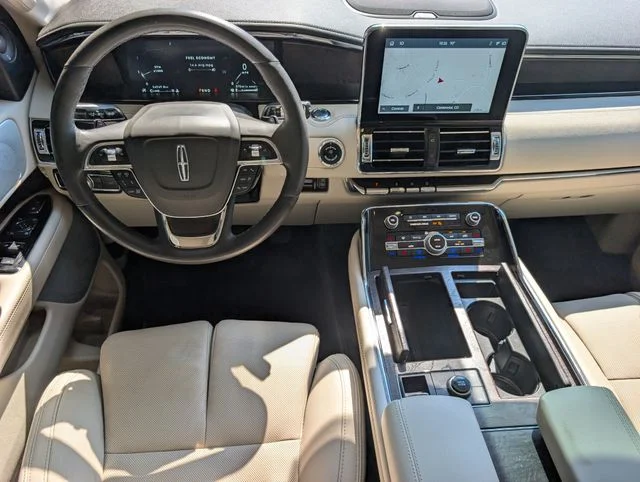 Used 2021 Blue Lincoln Reserve image 12