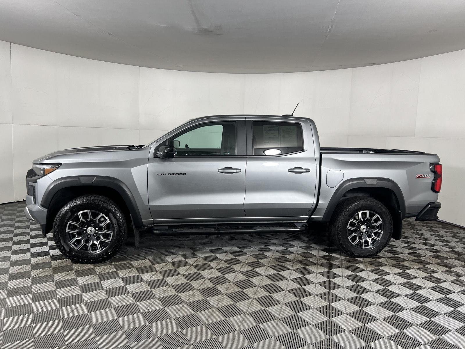 Used 2024 Sterling Gray Metallic Chevrolet 4WD Z71 image 23