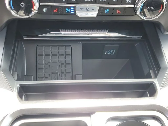 New 2026 Star White Metallic Tri-Coat Ford F-250® Lariat® image 29