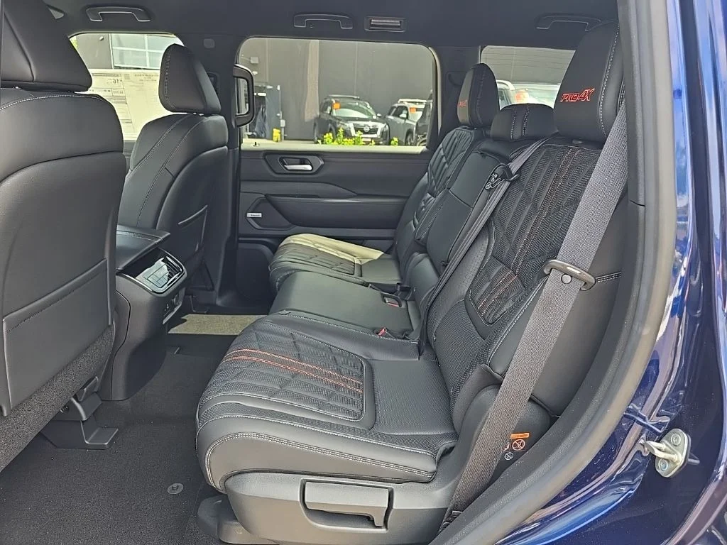 2025 Nissan Armada PRO-4X - Photo 7