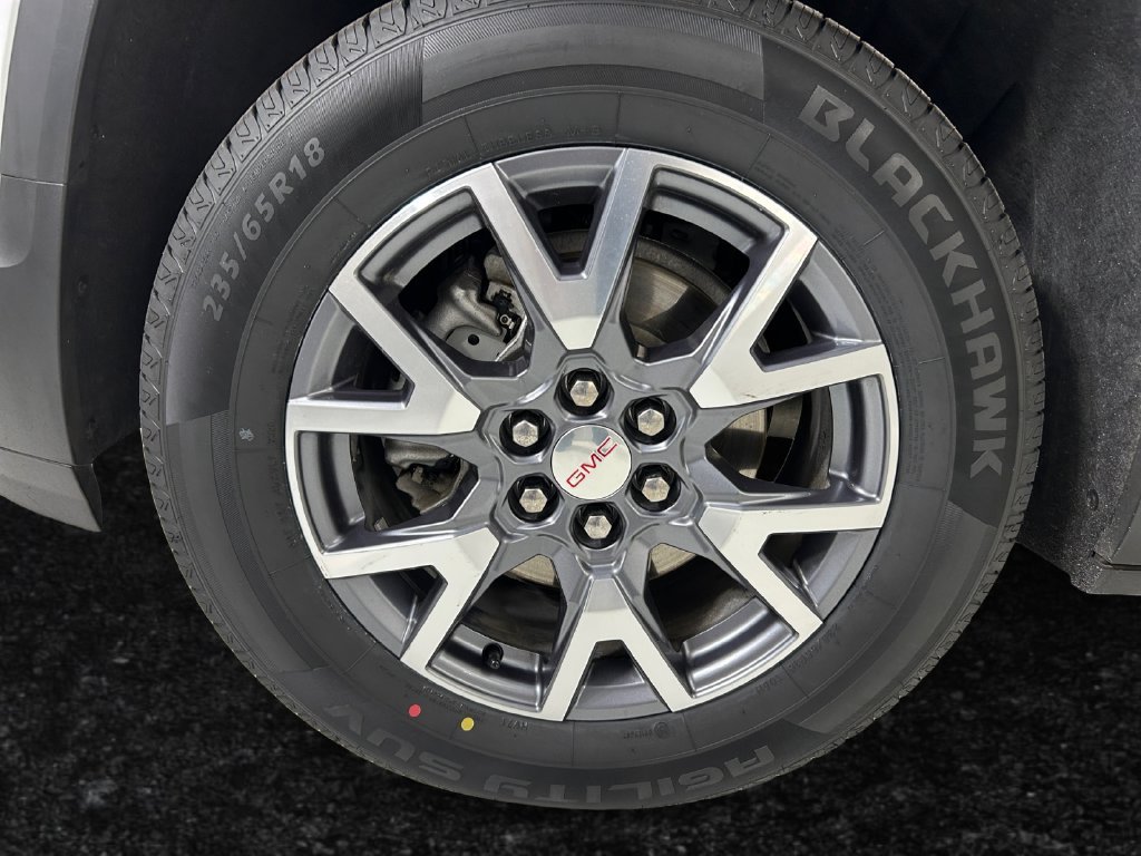 Used 2023 White GMC SLT image 25