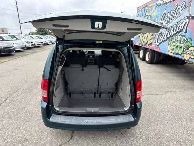 Used 2009 Green Chrysler Touring image 21