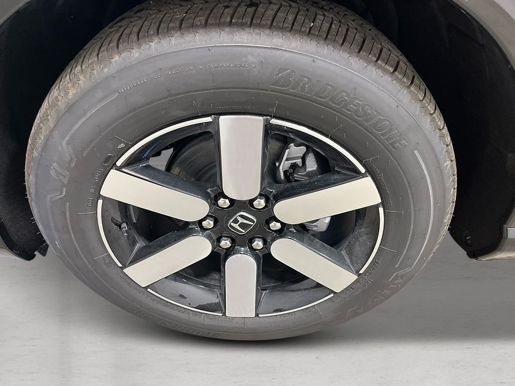 New 2026 Mercury Silver Metallic Honda Touring image 11