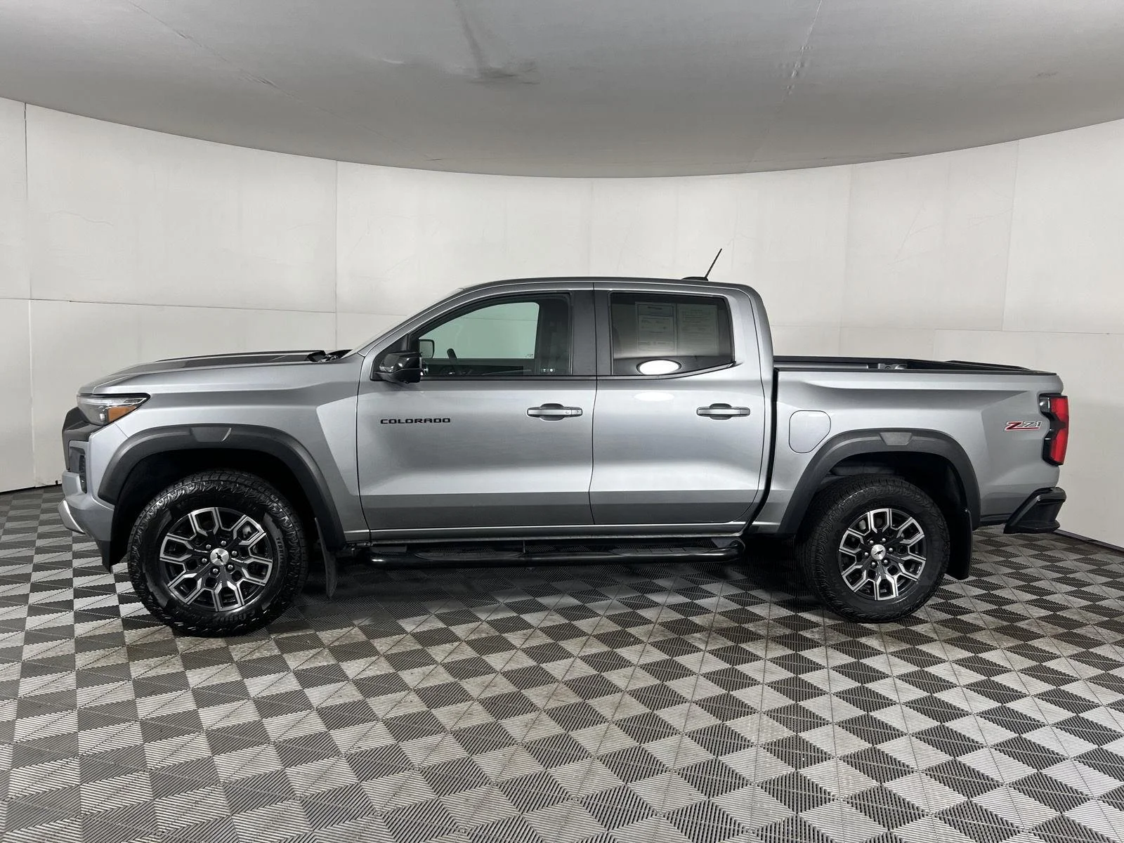 Used 2024 Sterling Gray Metallic Chevrolet Z71 image 23