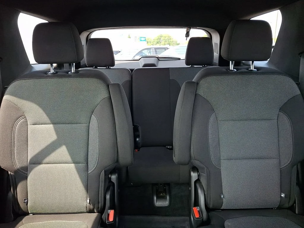 Used 2023 STERLING GRAY METALLIC Chevrolet LT Cloth image 20