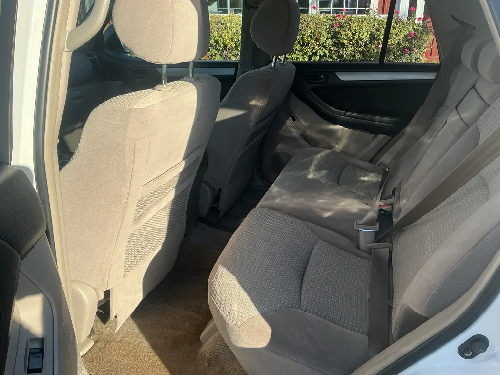 Used 2005 Natural White Toyota SR5 image 20