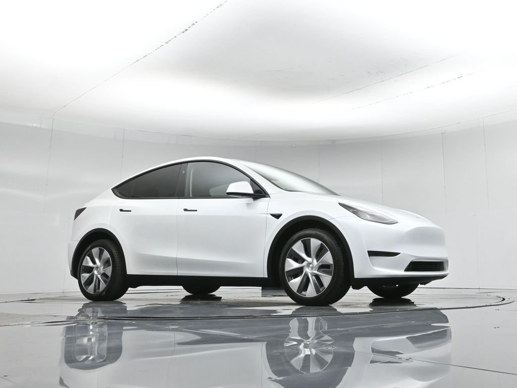 Used 2024 Tesla Model Y Long Range with VIN 7SAYGDEE4RA277680 for sale in Buena Park, CA