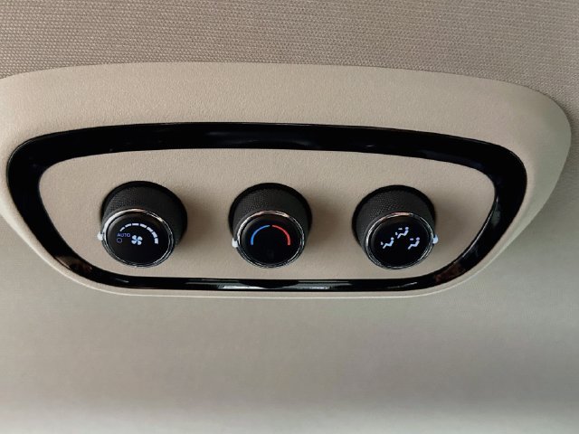 Used 2021 Silver Dodge SXT Plus image 23