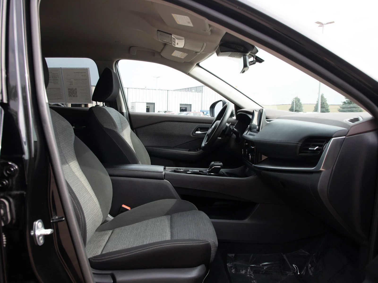 Used 2022 Super Black Nissan SV image 13