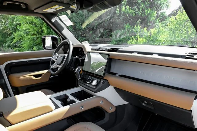 New 2026 White Land Rover S image 18