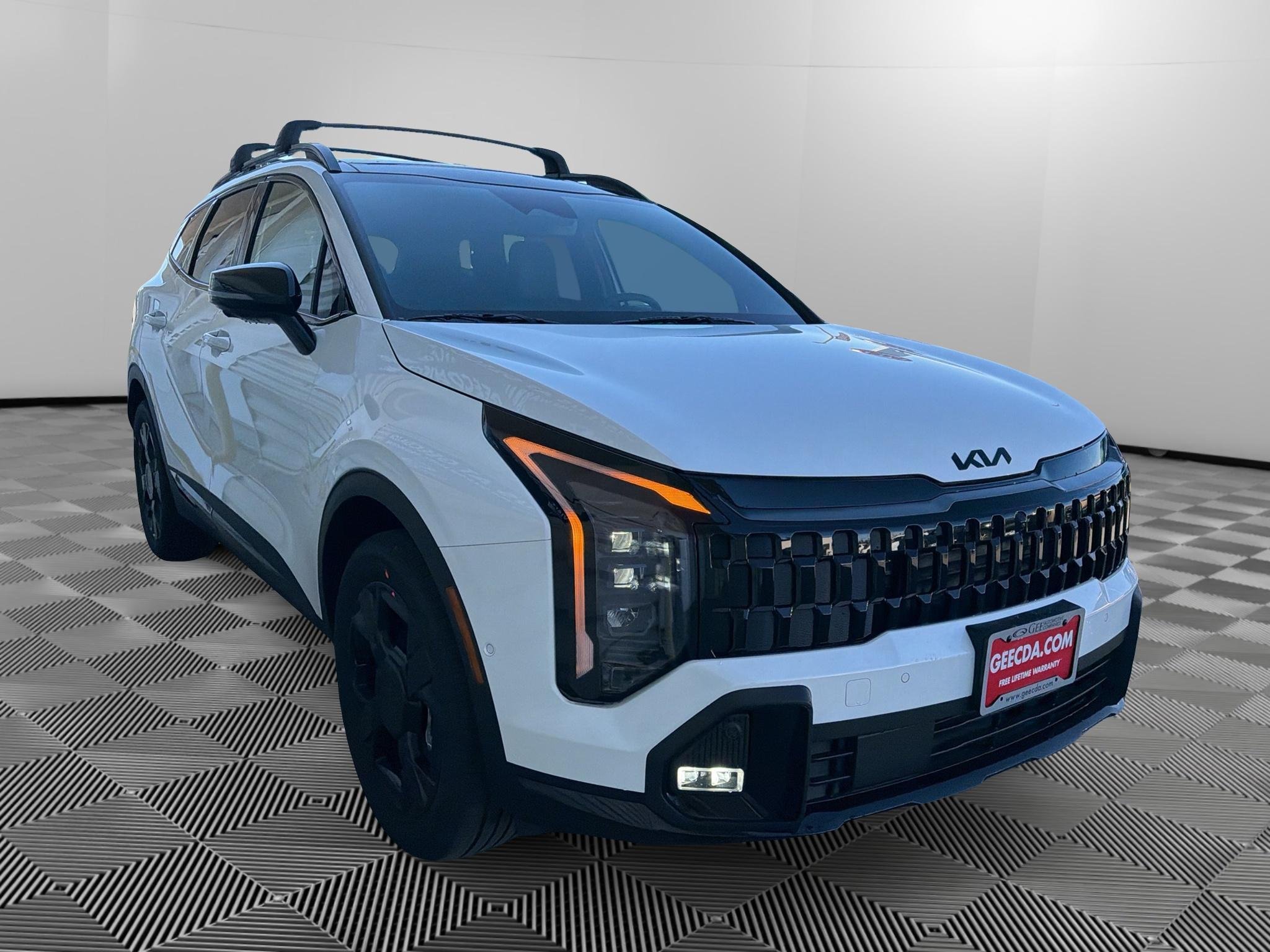 New 2027 Snow White Pearl Kia X-Line image 3