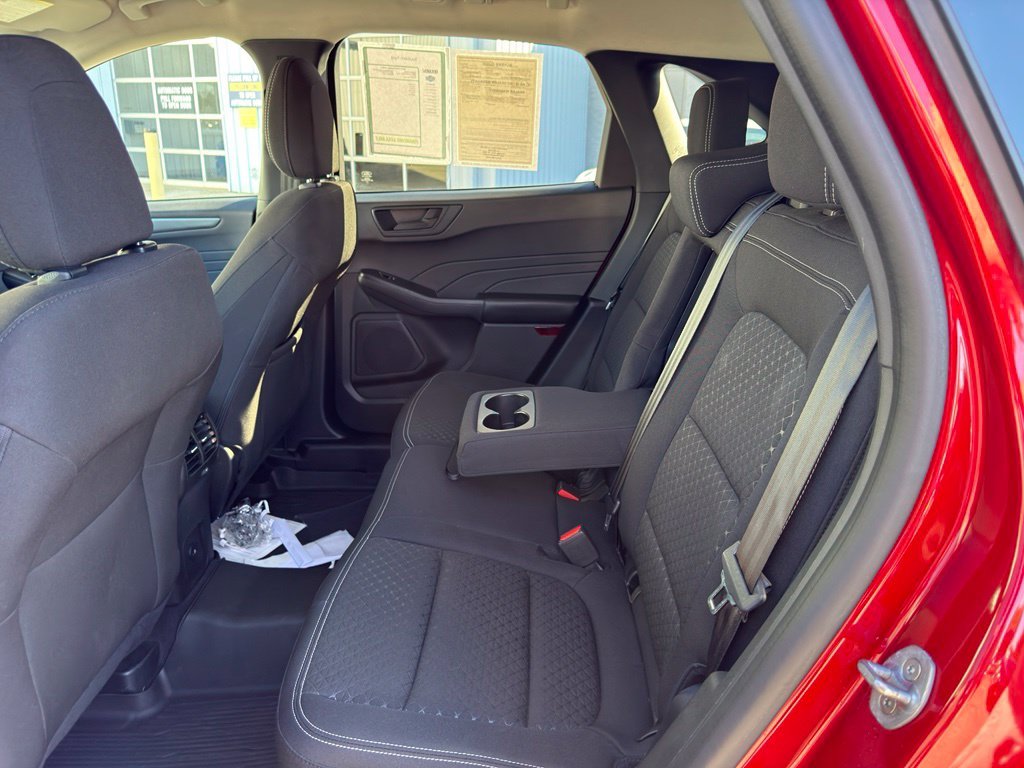 Used 2023 Red Ford Active image 27
