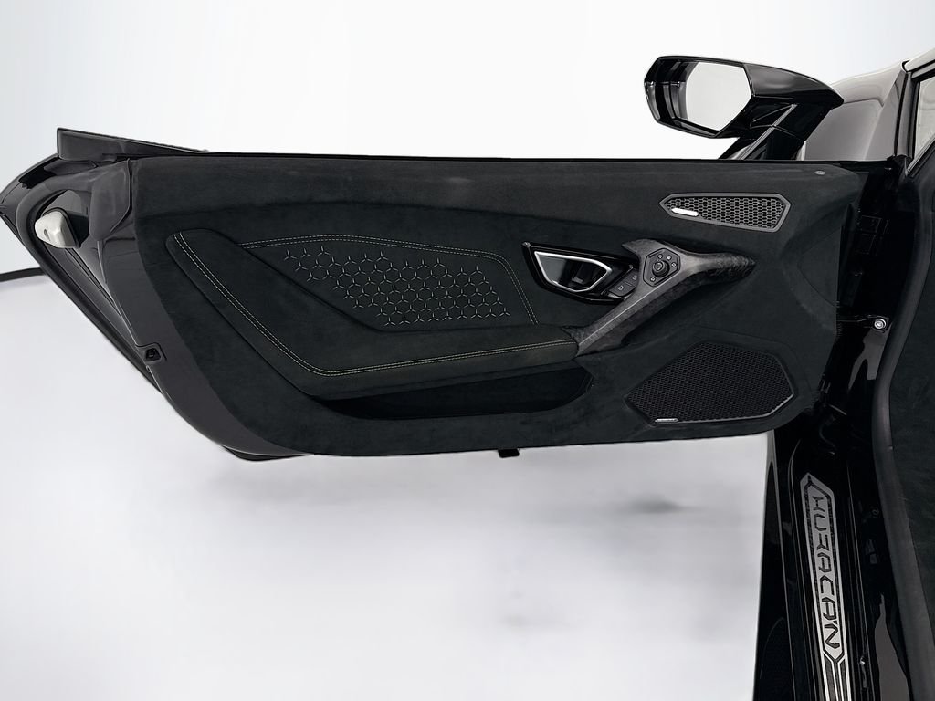 Used 2018 Nero Noctis Lamborghini Performante image 29