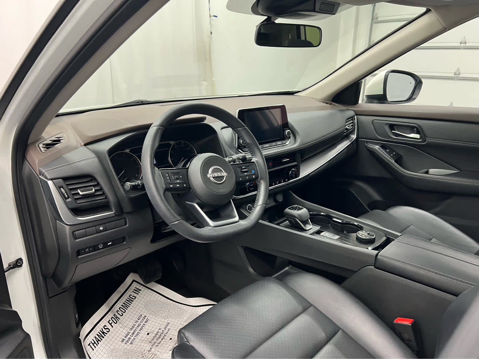 Used 2023 Pearl White Tricoat Nissan SV image 10