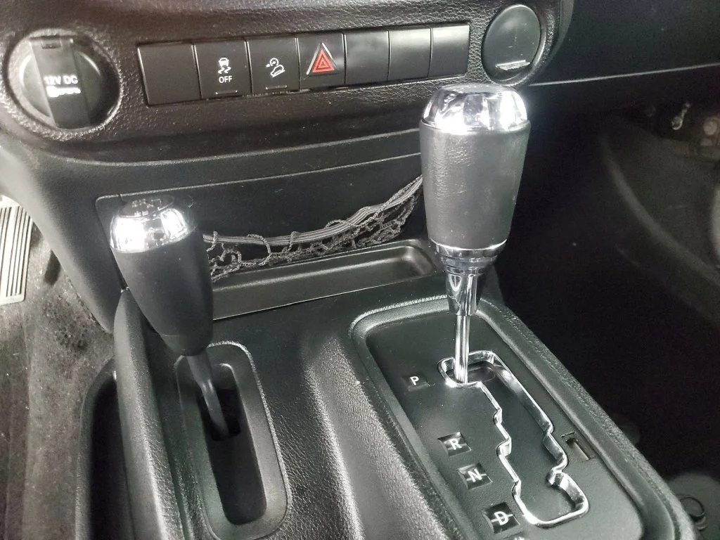 Used 2018 Gray Jeep Sport 4x4 image 17