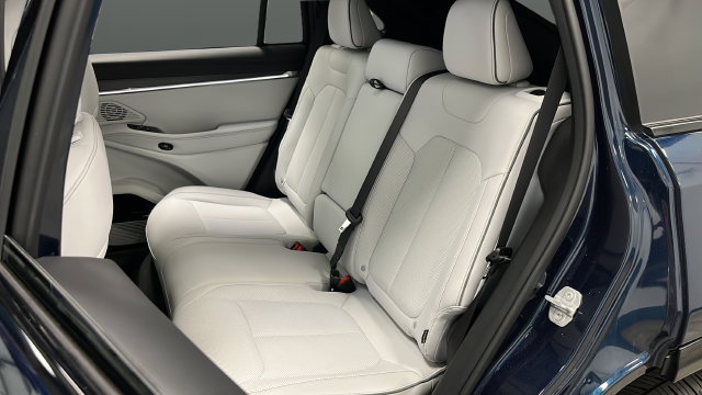 Used 2025 Fathom Blue Pearlcoat Jeep Limited image 23