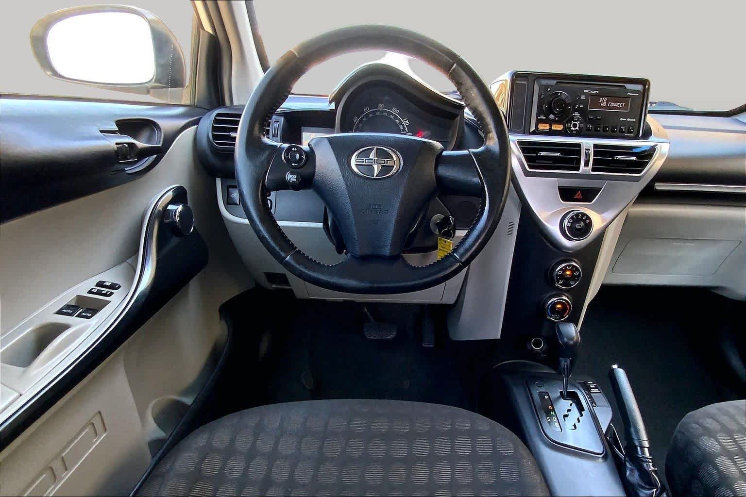 Used 2012 Blizzard Pearl Scion  image 5