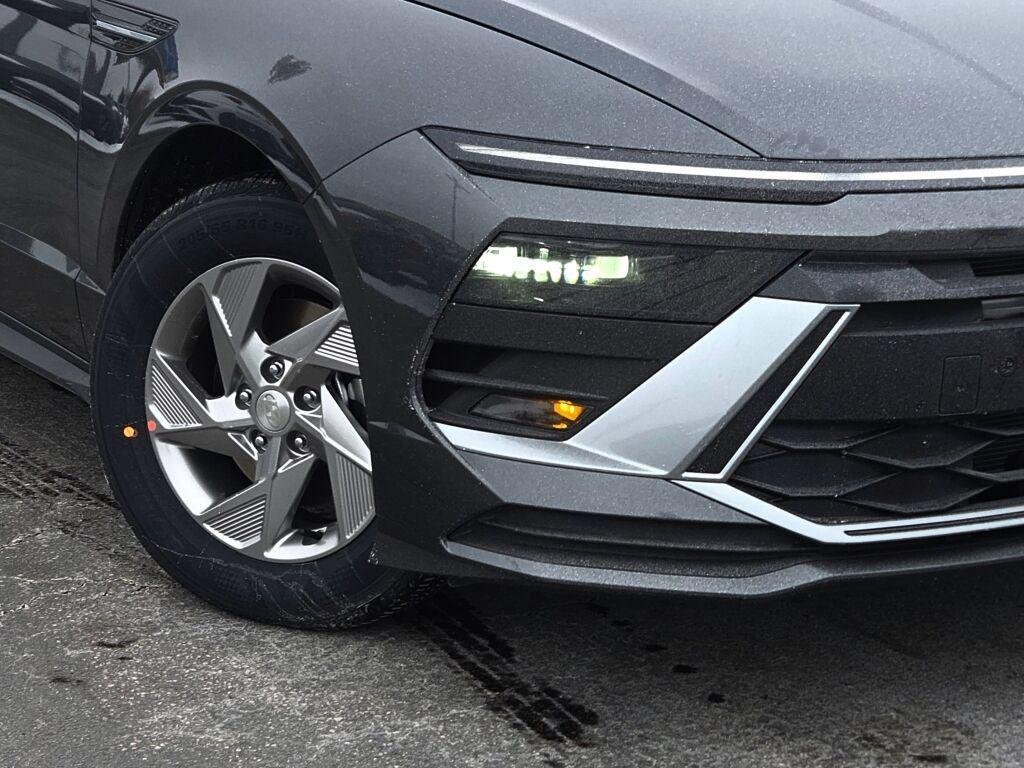New 2026 Gray Hyundai SE image 3