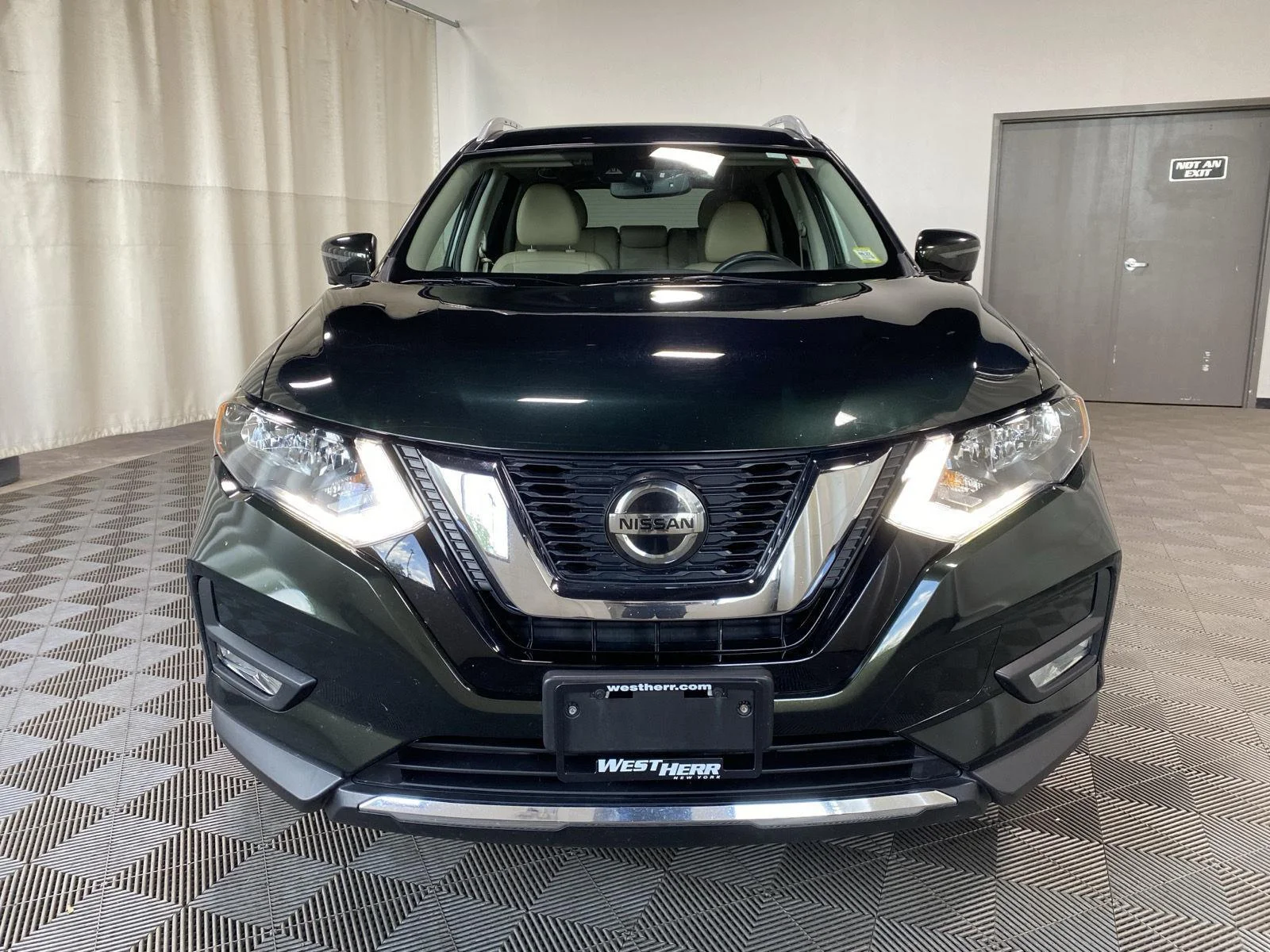 Used 2020 Midnight Pine Metallic Nissan SL image 2