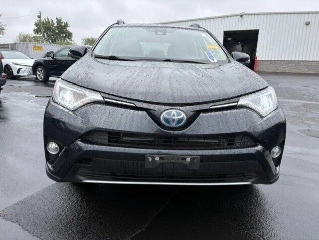 Used 2017 Black Sand Pearl Toyota XLE image 4