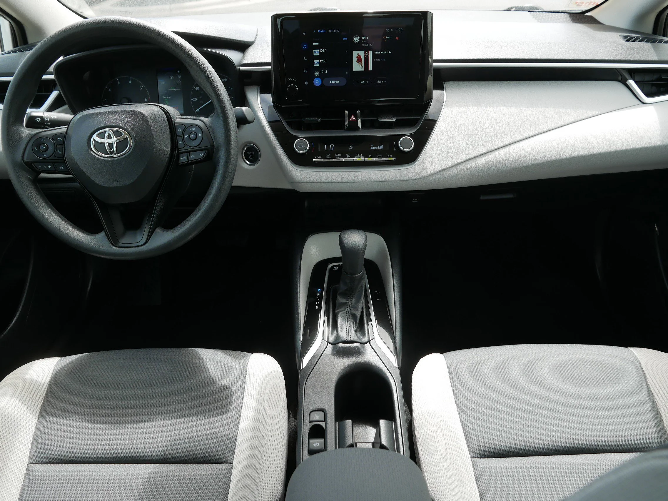 Used 2023 Ice Cap Toyota Hybrid LE image 10
