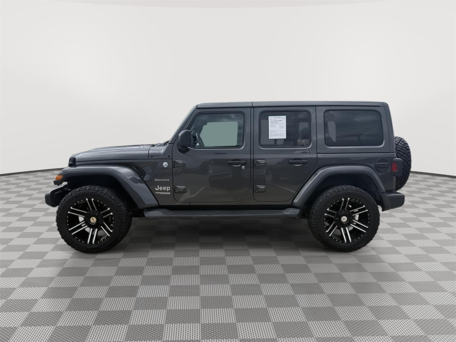 Used 2020 Granite Crystal Metallic Jeep Sahara image 4
