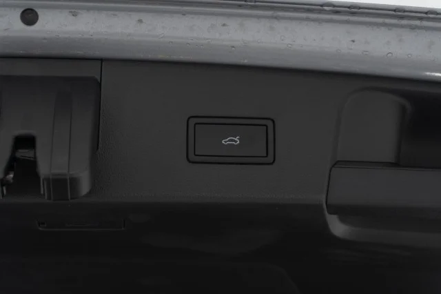 2026 Volkswagen Atlas SE w/Tech - Photo 11