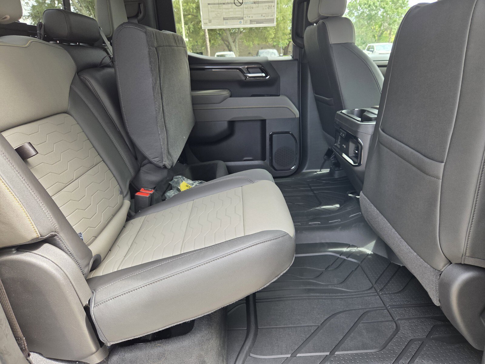 2026 Chevrolet Silverado 1500 ZR2 - Photo 15