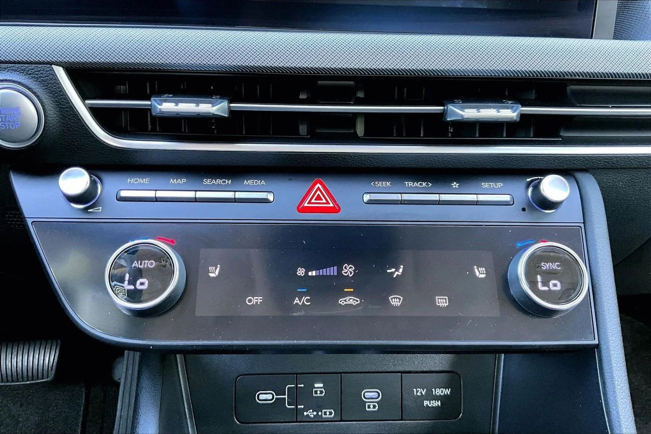 Certified Used 2025 White Hyundai SEL image 17