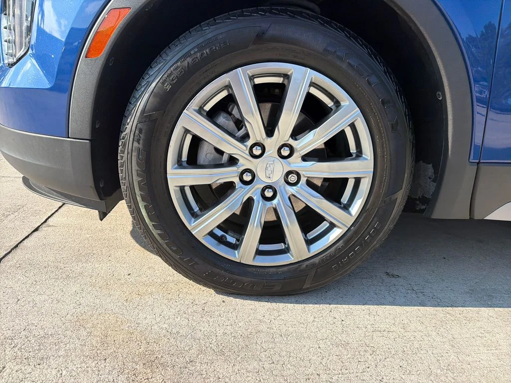 Used 2021  Cadillac Premium Luxury image 12